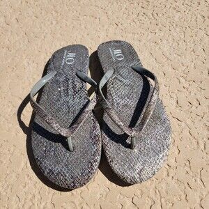 JLO Jennifer Lopez snake skin flip flops (5/6)